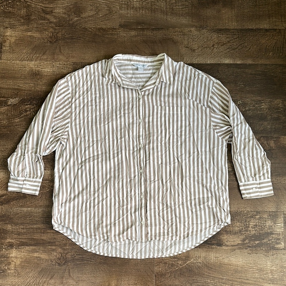 Old Navy Tan and White Button Down Shirt Classic Style
